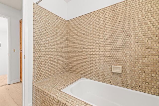 4027 Hollow Wood Ct, Carmichael, CA 95608