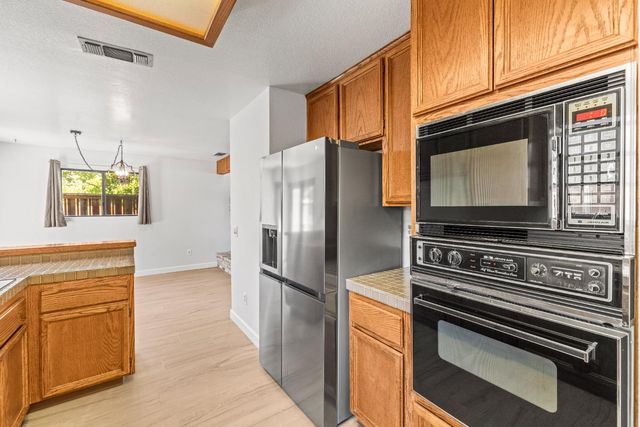 4027 Hollow Wood Ct, Carmichael, CA 95608