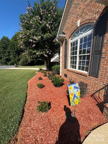 2911 Weatherfield Drive, Lincolnton, NC 28092