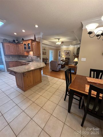 2911 Weatherfield Drive, Lincolnton, NC 28092