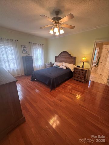 2911 Weatherfield Drive, Lincolnton, NC 28092
