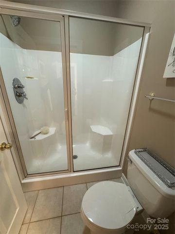 2911 Weatherfield Drive, Lincolnton, NC 28092