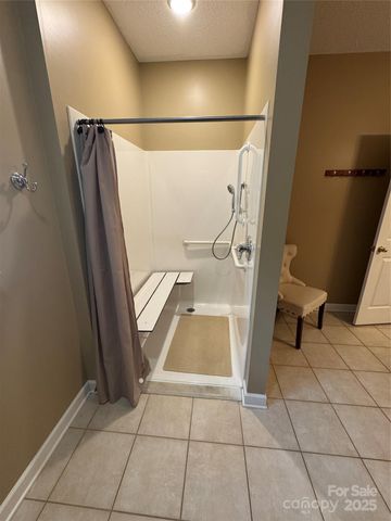 2911 Weatherfield Drive, Lincolnton, NC 28092