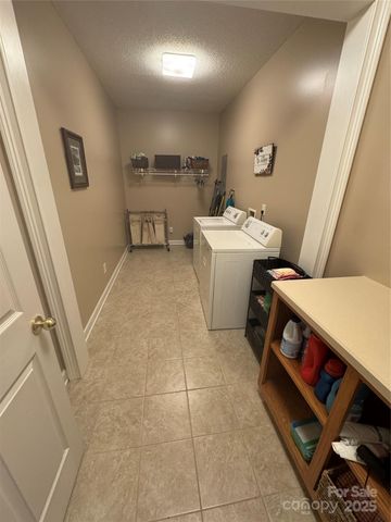 2911 Weatherfield Drive, Lincolnton, NC 28092