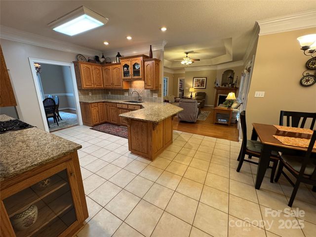 2911 Weatherfield Drive, Lincolnton, NC 28092