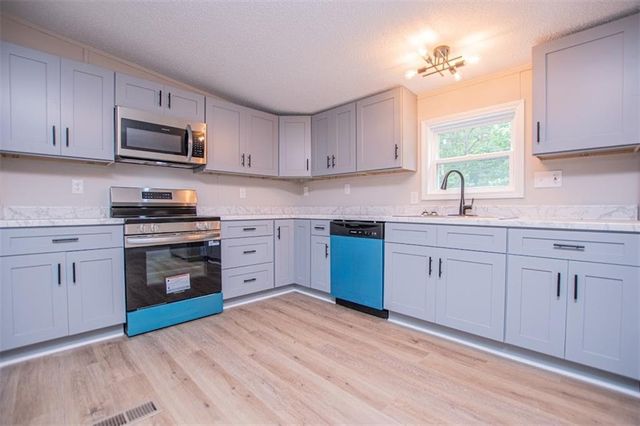 70 Spring Lane, Carrollton, GA 30116