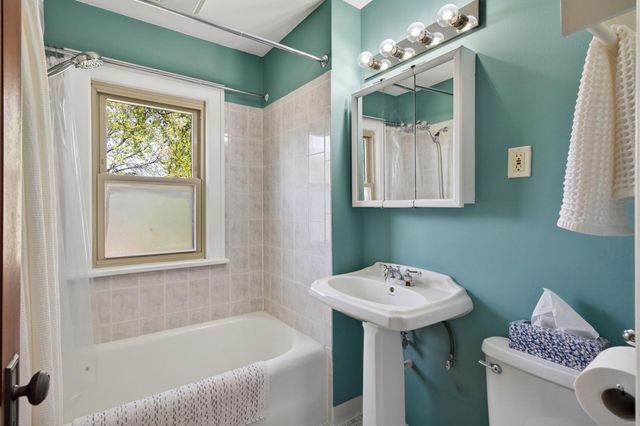 245-247 Morton Street W, Saint Paul, MN 55107