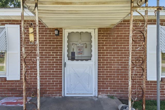 403 N Sawyer Street, Pryor, OK 74361