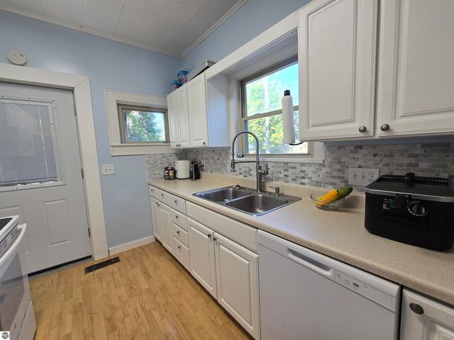 313 Holbrook, Cadillac, MI 49601