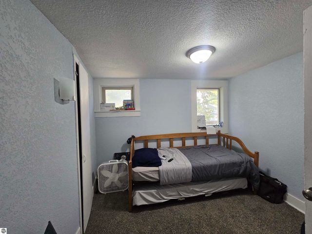 313 Holbrook, Cadillac, MI 49601