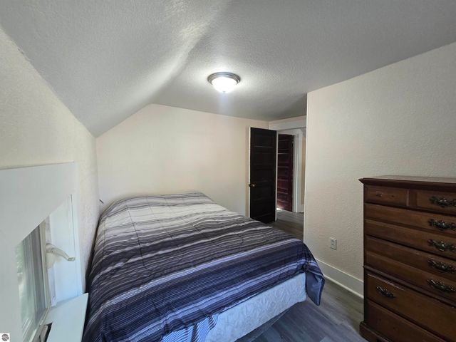 313 Holbrook, Cadillac, MI 49601