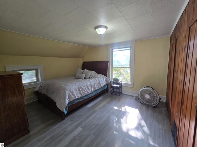 313 Holbrook, Cadillac, MI 49601