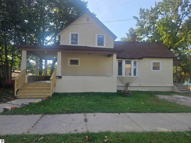 313 Holbrook, Cadillac, MI 49601