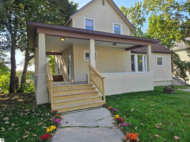 313 Holbrook, Cadillac, MI 49601