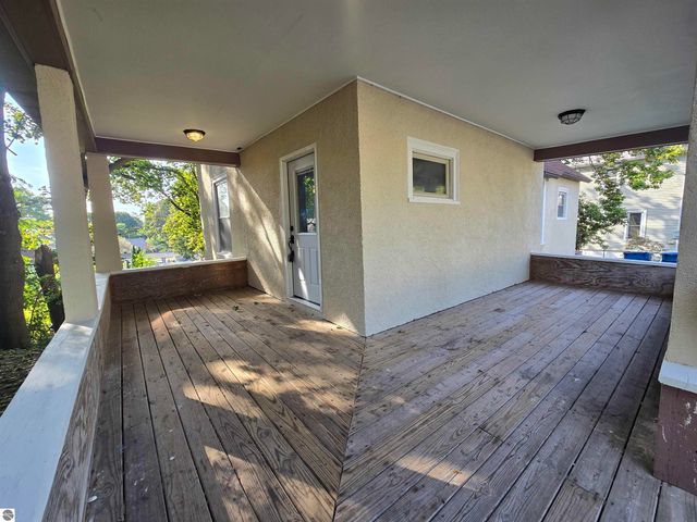 313 Holbrook, Cadillac, MI 49601