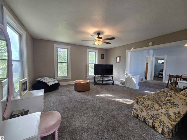 313 Holbrook, Cadillac, MI 49601