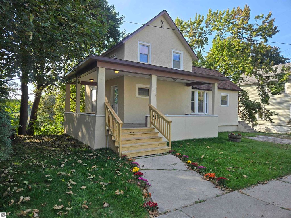 313 Holbrook, Cadillac, MI 49601