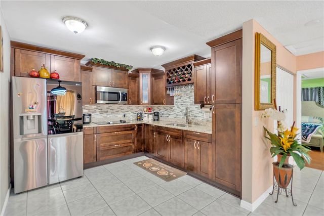11047 SPRINGRIDGE DRIVE, Tampa, FL 33624