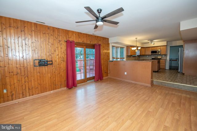 77 HAMPTON DR, Churchville, PA 18966