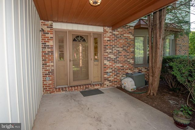 77 HAMPTON DR, Churchville, PA 18966