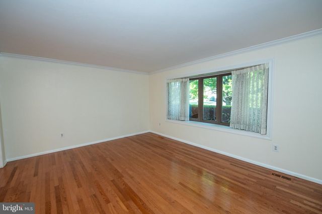 77 HAMPTON DR, Churchville, PA 18966