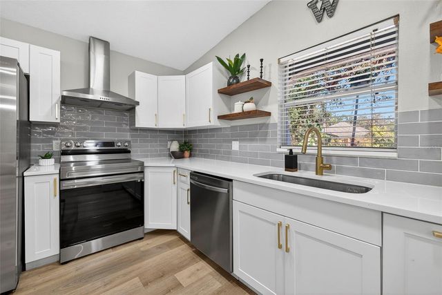 1909 E HENRY AVENUE, Tampa, FL 33610