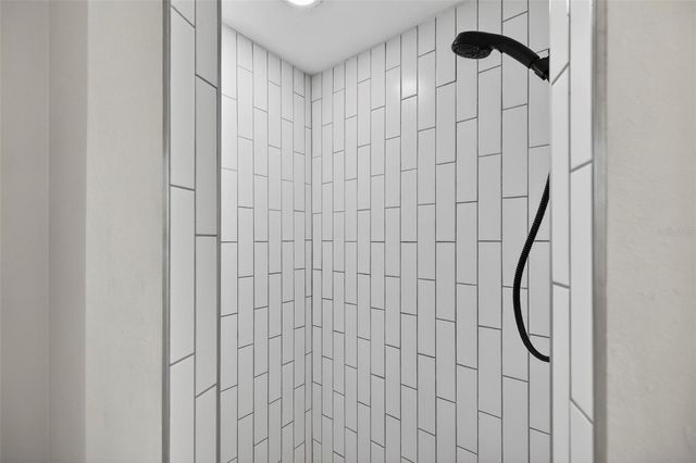 1909 E HENRY AVENUE, Tampa, FL 33610