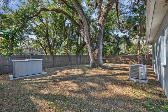 1909 E HENRY AVENUE, Tampa, FL 33610