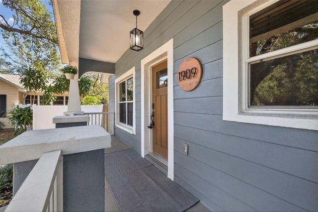 1909 E HENRY AVENUE, Tampa, FL 33610
