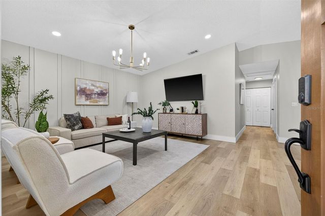 1909 E HENRY AVENUE, Tampa, FL 33610