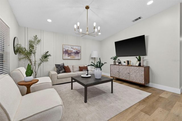 1909 E HENRY AVENUE, Tampa, FL 33610