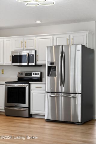 225 Appomattox Rd, Louisville, KY 40214