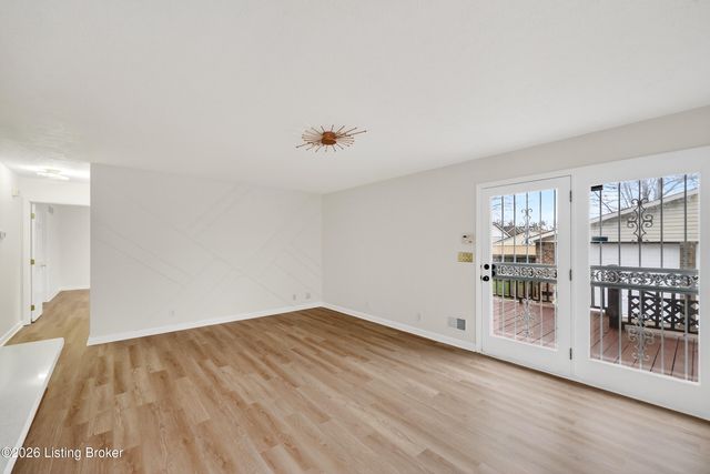 225 Appomattox Rd, Louisville, KY 40214