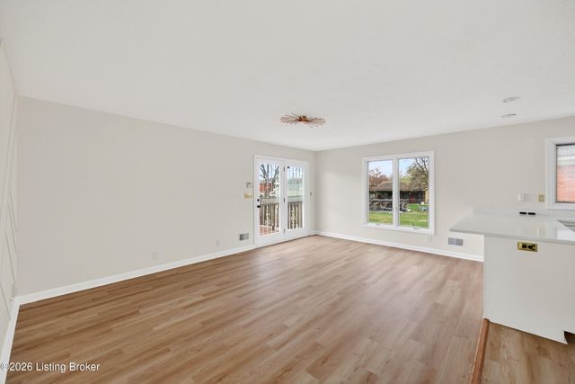 225 Appomattox Rd, Louisville, KY 40214