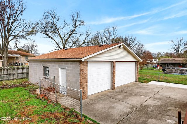 225 Appomattox Rd, Louisville, KY 40214
