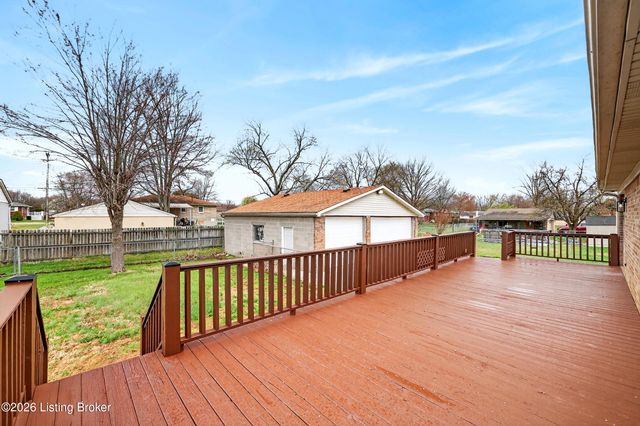 225 Appomattox Rd, Louisville, KY 40214