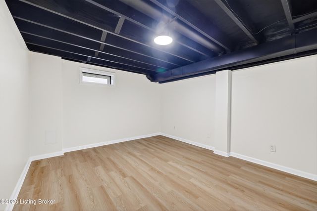 225 Appomattox Rd, Louisville, KY 40214