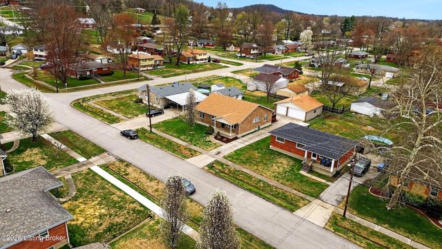 225 Appomattox Rd, Louisville, KY 40214