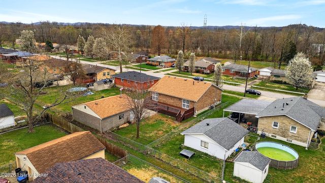 225 Appomattox Rd, Louisville, KY 40214