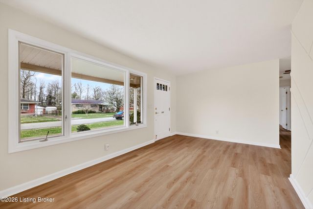 225 Appomattox Rd, Louisville, KY 40214