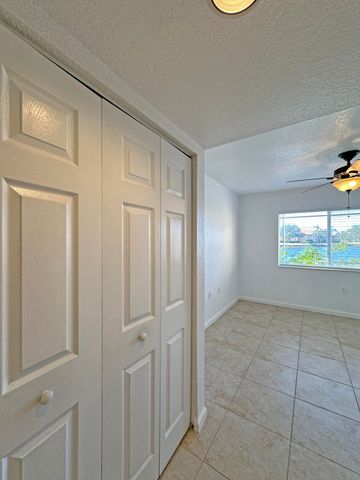 271 SW Palm Dr Apt 104, Port St Lucie, FL 34986