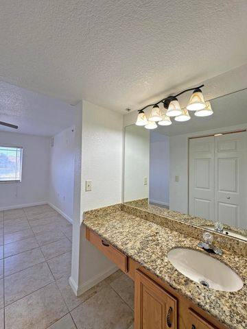 271 SW Palm Dr Apt 104, Port St Lucie, FL 34986