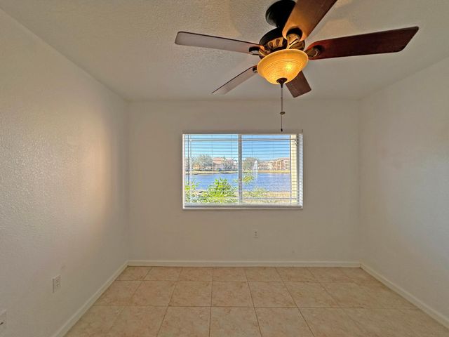 271 SW Palm Dr Apt 104, Port St Lucie, FL 34986