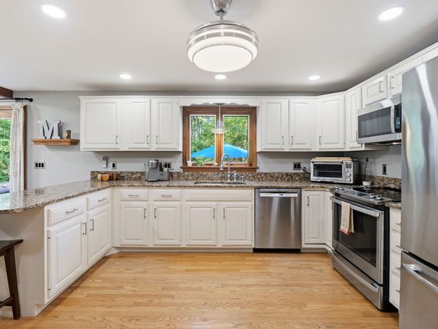 1294 Glebe St, Taunton, MA 02780