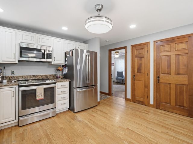 1294 Glebe St, Taunton, MA 02780
