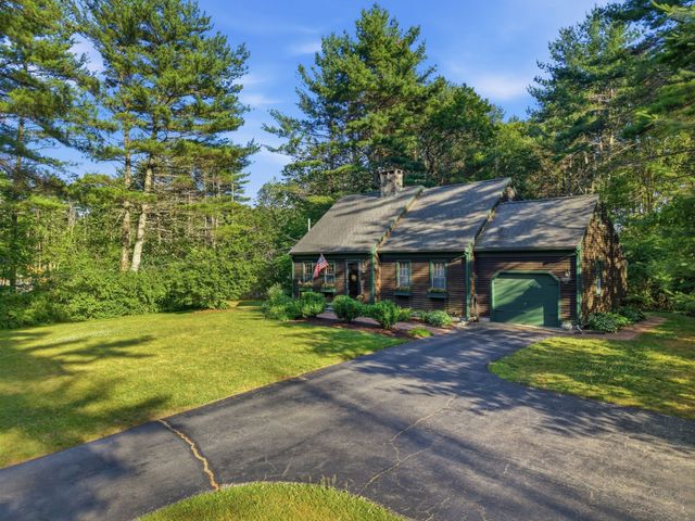 1294 Glebe St, Taunton, MA 02780