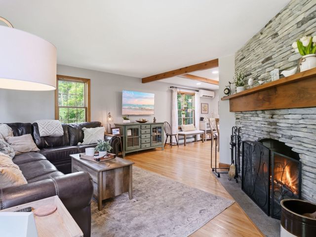 1294 Glebe St, Taunton, MA 02780