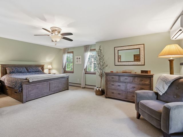 1294 Glebe St, Taunton, MA 02780