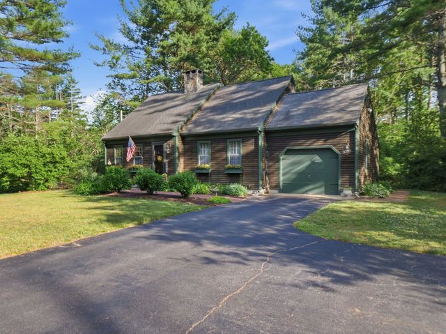 1294 Glebe St, Taunton, MA 02780