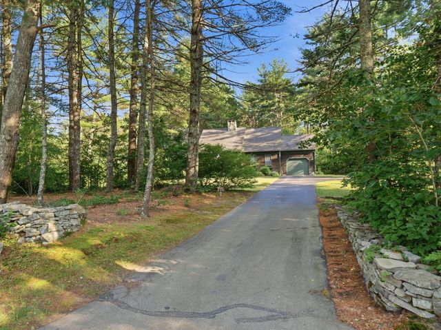 1294 Glebe St, Taunton, MA 02780